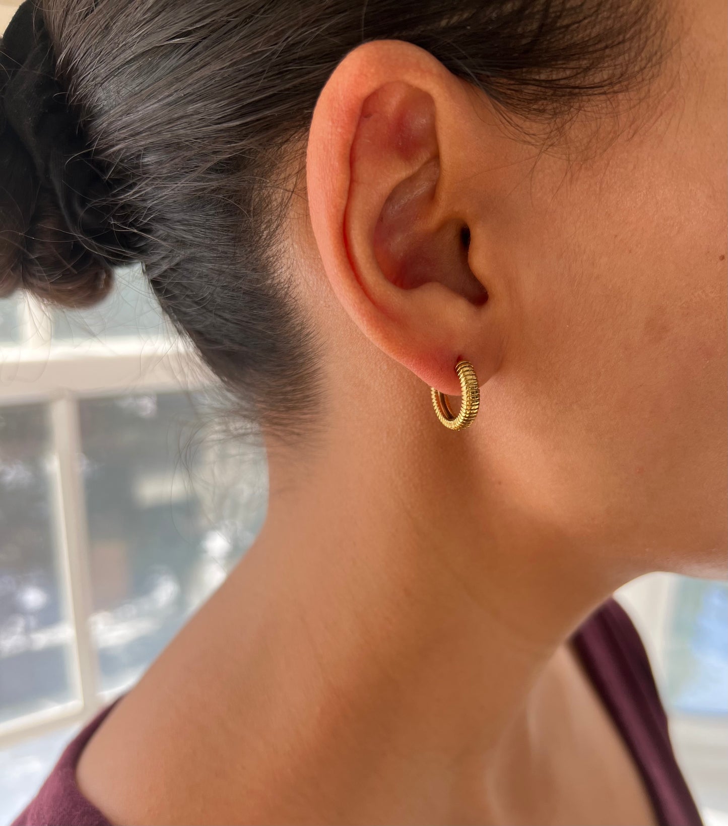 grooved hoops in gold