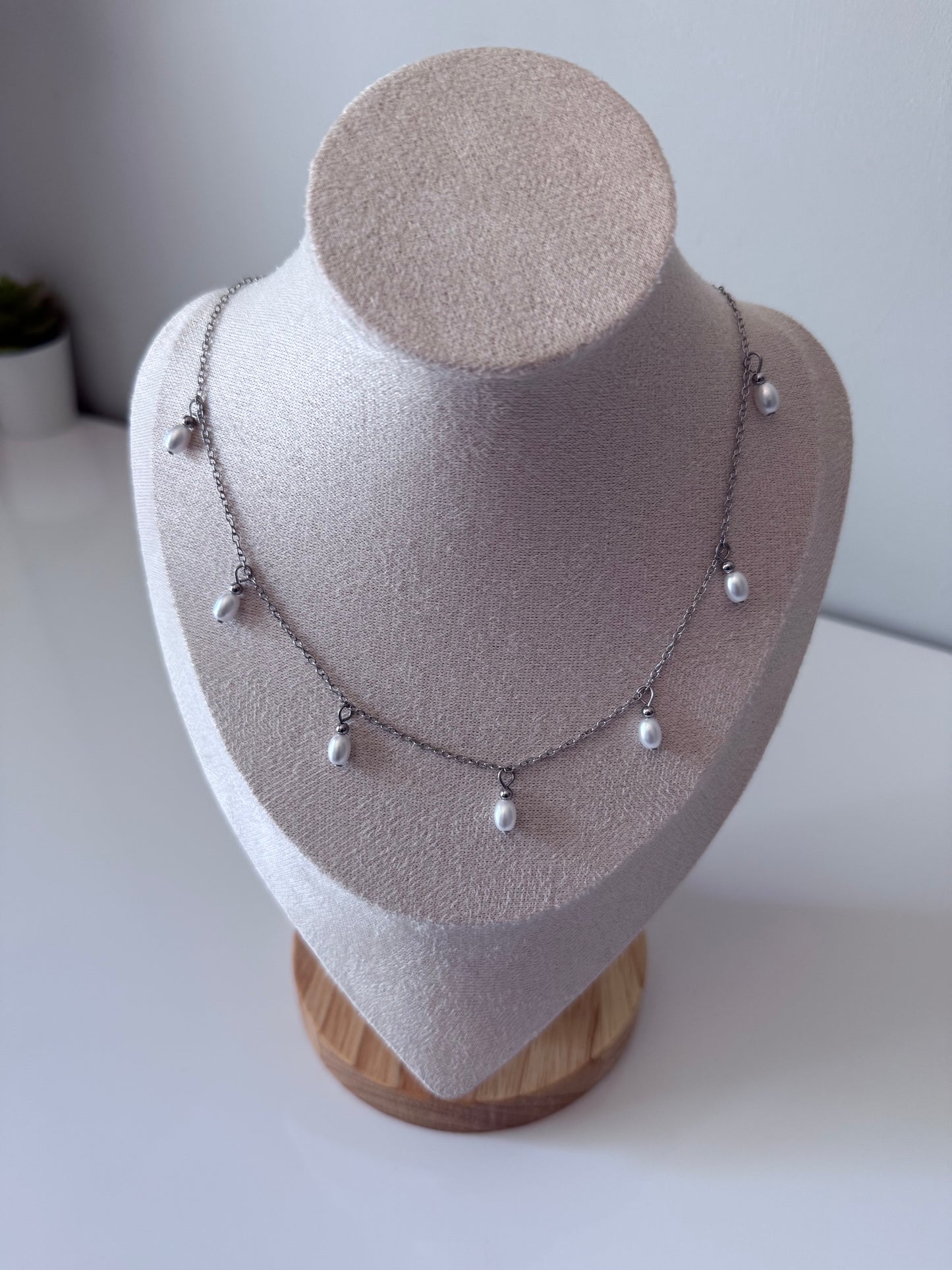 Pearl whisper Necklace