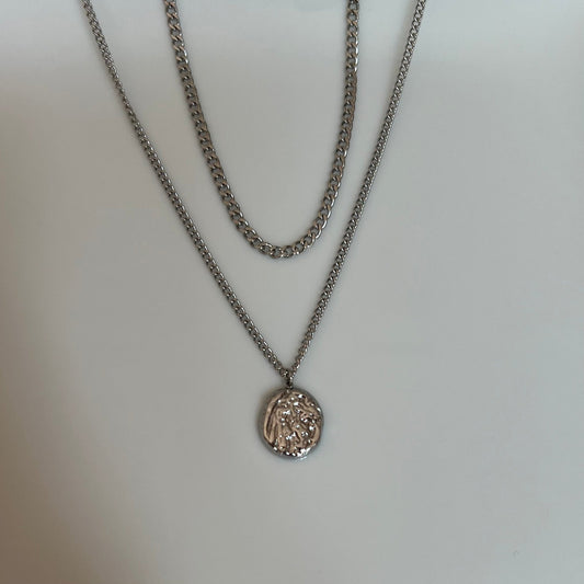 Silver layered pendant necklace