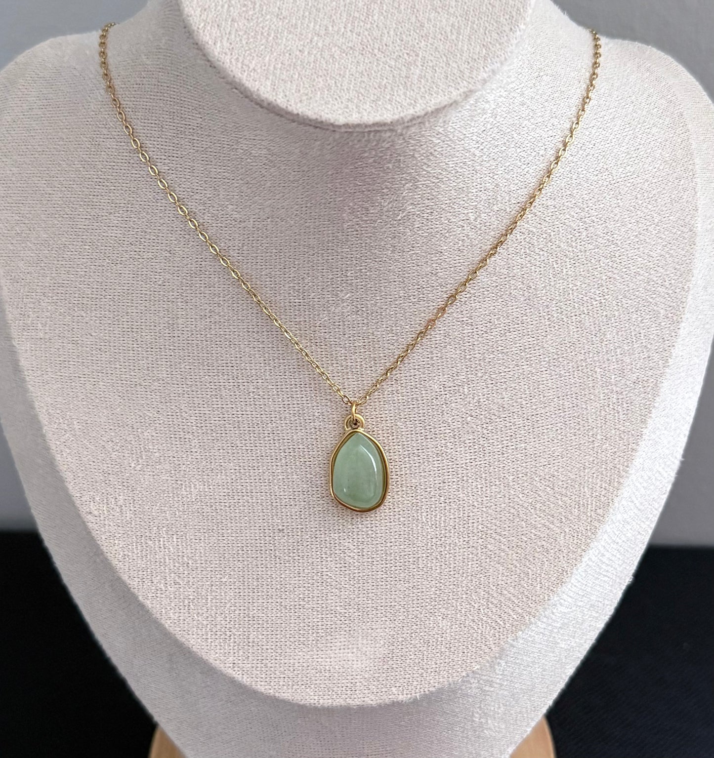 Elara Stone Pendant Necklace