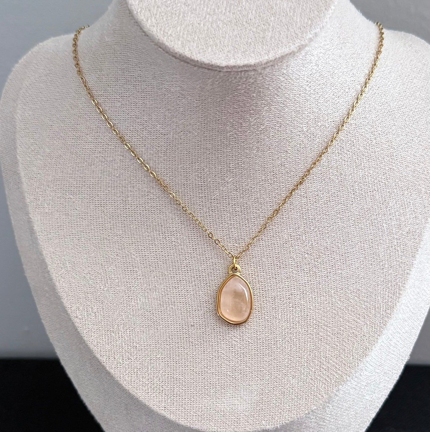 Elara Stone Pendant Necklace