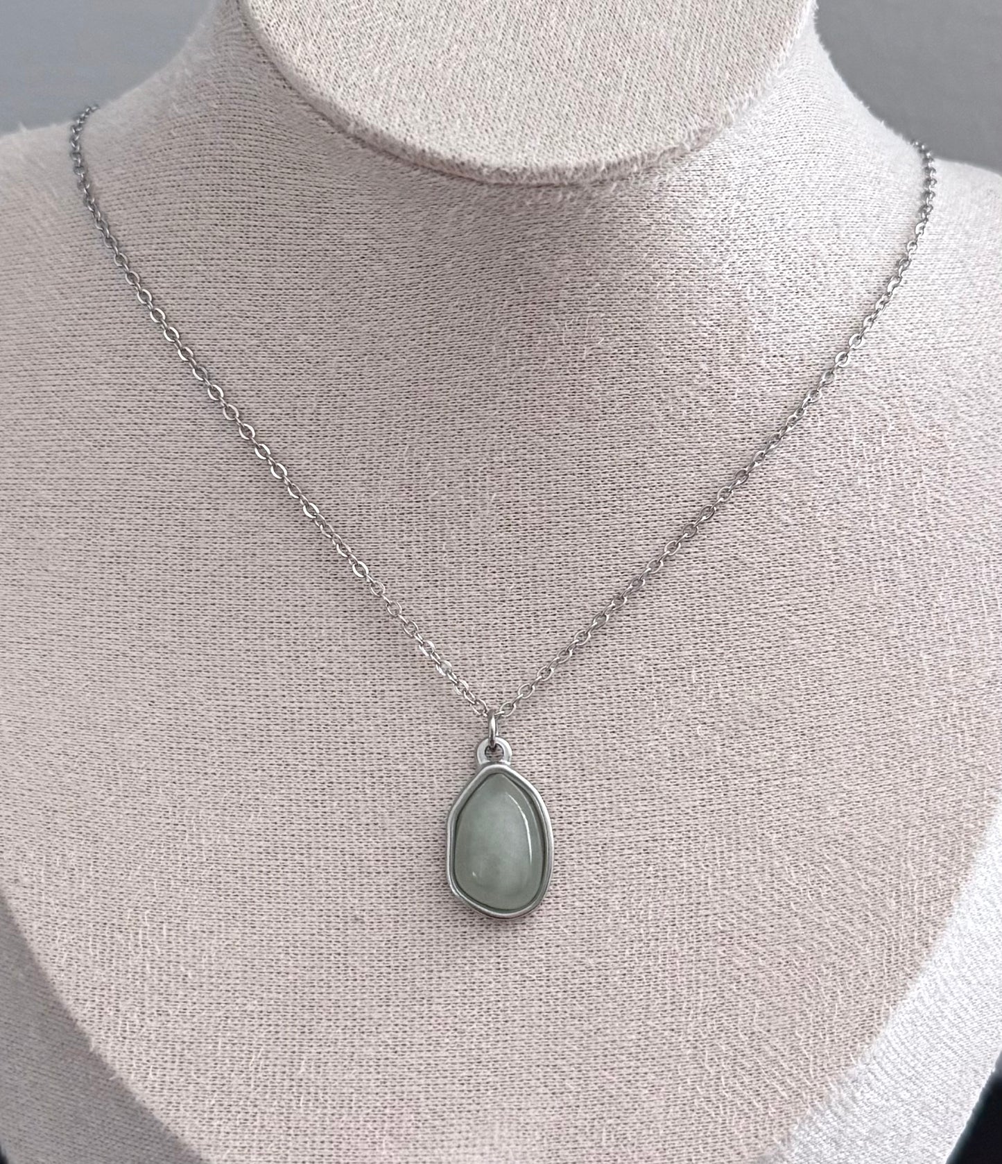 Elara Stone Pendant Necklace