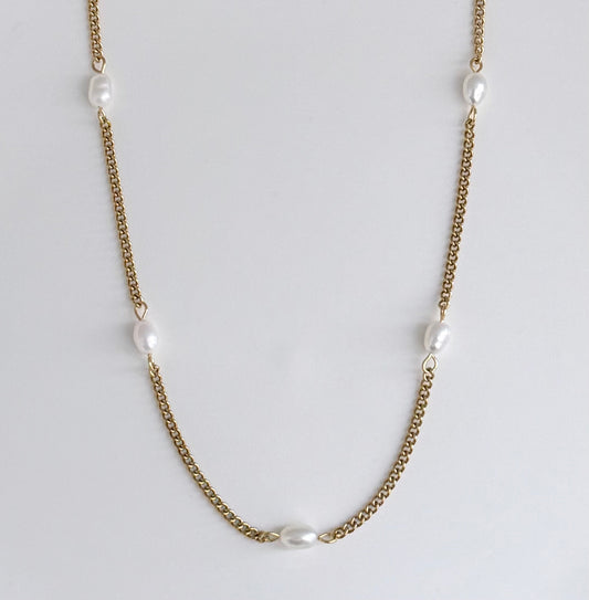 Dainty Pearl Necklace