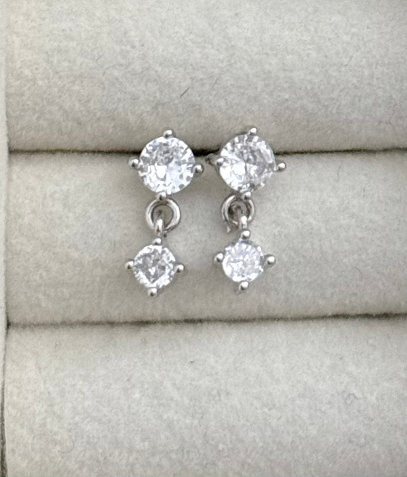 Twinkle Stud Earrings