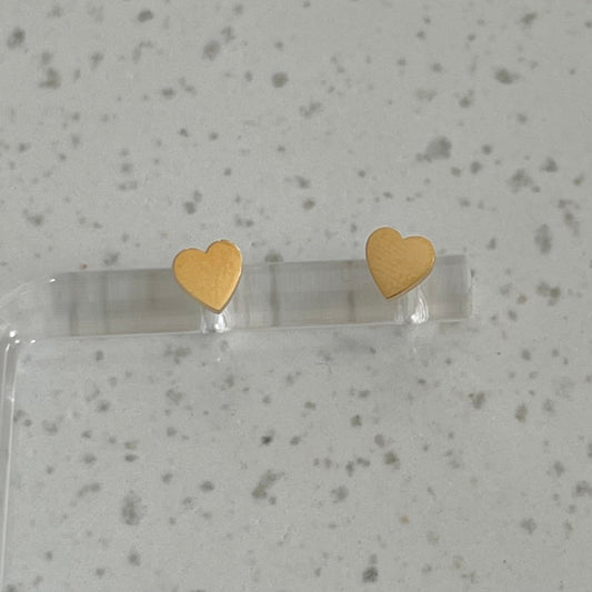 mini heart stud earrings