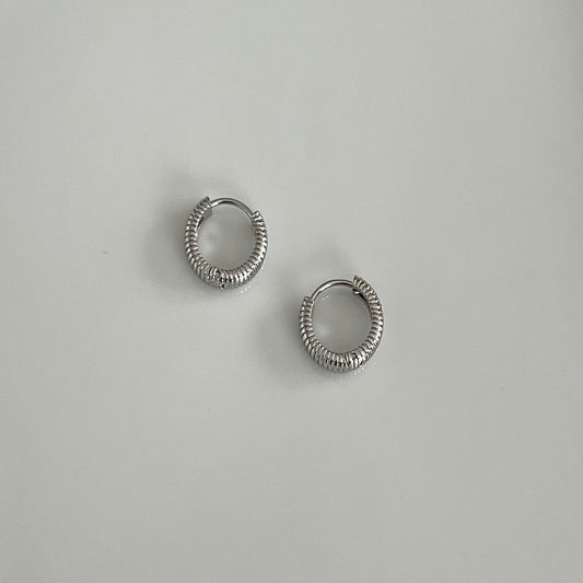 small grooved hoop earrings