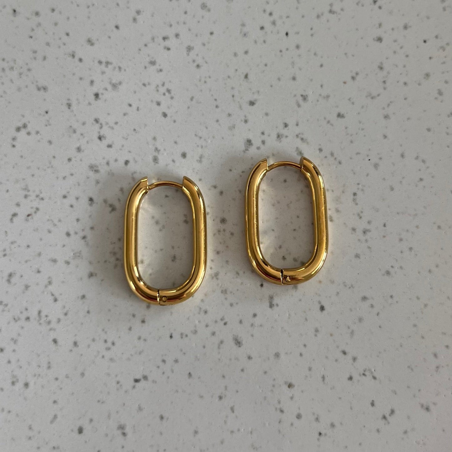  link hoop earrings in gold